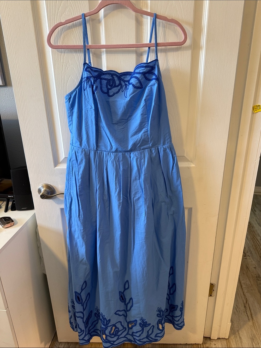 Free Assembly Beautiful Blue Embroidered Spaghetti Strap Midi Dress